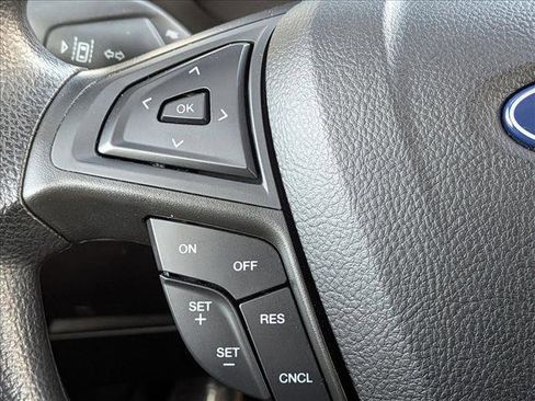 Used 2021 Ford Edge SE image 16