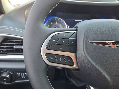 New 2026 Chrysler Pacifica Select image 32