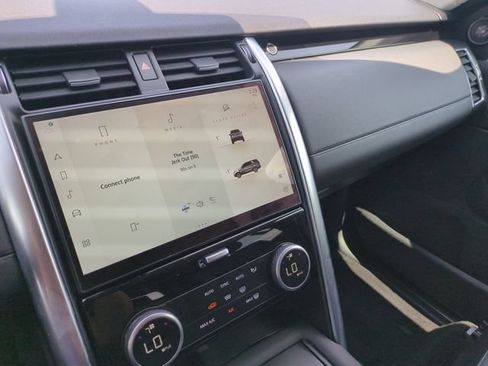 Used 2022 Land Rover Discovery S AWD/4WD image 11