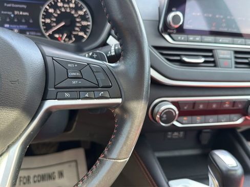 Used 2022 Nissan Altima 2.5 SR w/ Midnight Edition Package FWD image 37