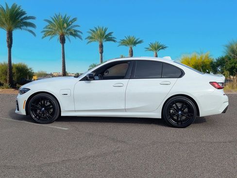 Used 2022 BMW 330e w/ M Sport Package image 2