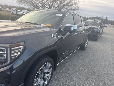Used 2025 GMC Sierra 1500 Denali w/ Denali Reserve Package image 5