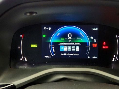 Used 2025 Toyota Camry SE image 13