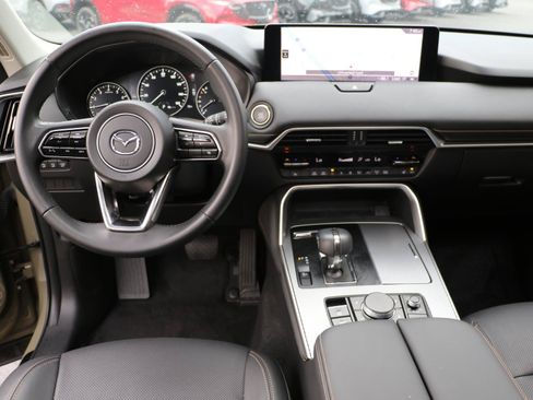 Certified 2025 MAZDA CX-70 3.3 Turbo w/ Preferred Package AWD/4WD image 12