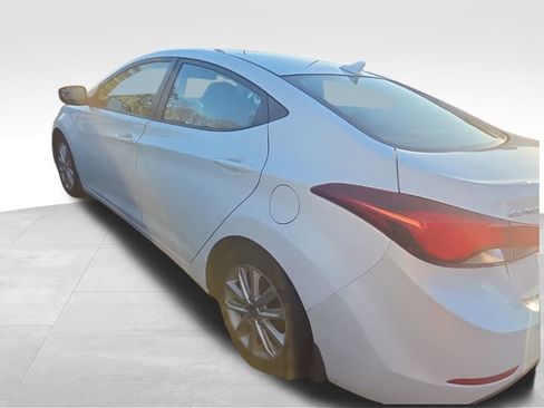 Used 2015 Hyundai Elantra SE w/ Option Group 02 image 4