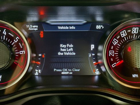 Used 2022 Dodge Challenger SXT RWD image 16