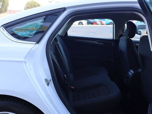 Used 2019 Ford Fusion SE FWD image 27