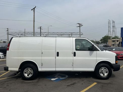 Used 2015 Chevrolet Express 2500 image 4