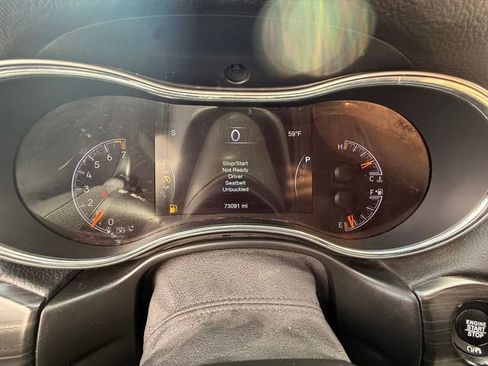 Used 2019 Jeep Grand Cherokee Altitude RWD image 14