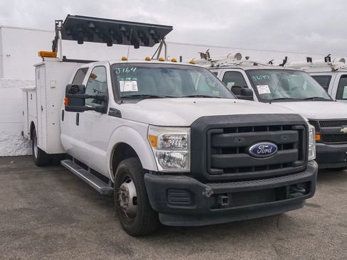 Used 2016 Ford F350 XL w/ Power Equipment Group RWD image 3