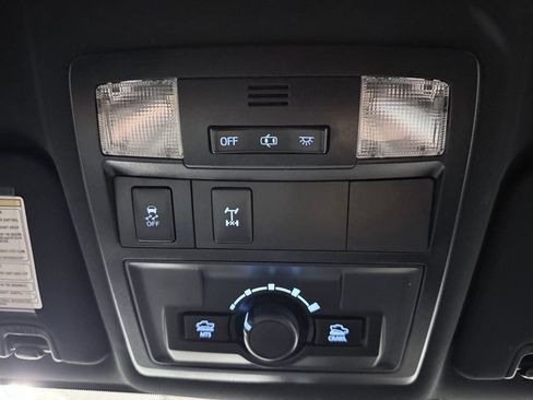 Used 2019 Toyota Tacoma TRD Off-Road w/ Technology Package AWD/4WD image 20