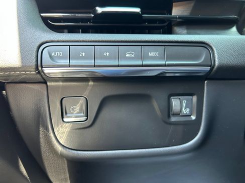 Used 2023 Cadillac Escalade Premium Luxury AWD/4WD image 57