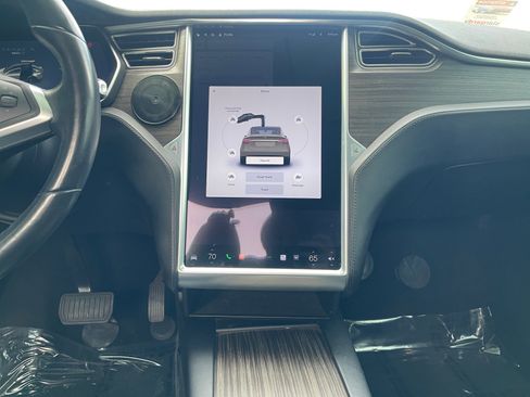 Used 2016 Tesla Model X 70D image 11
