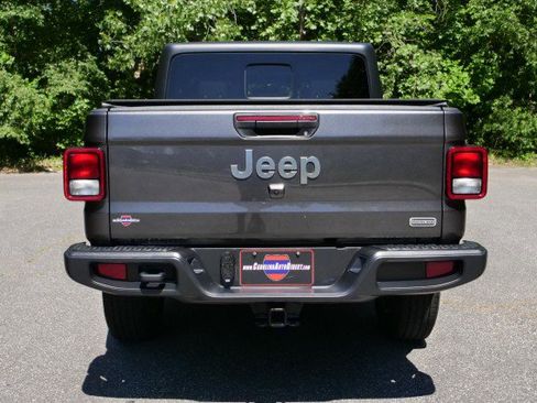 Used 2022 Jeep Gladiator Overland w/ Popular Equipment Package AWD/4WD image 18