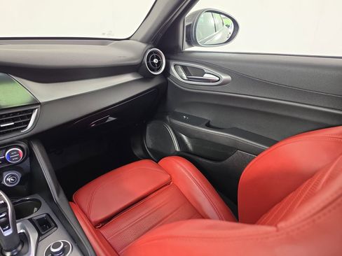 Used 2024 Alfa Romeo Giulia Ti w/ Performance Driving Package RWD image 36