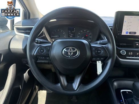 Used 2025 Toyota Corolla LE FWD image 12