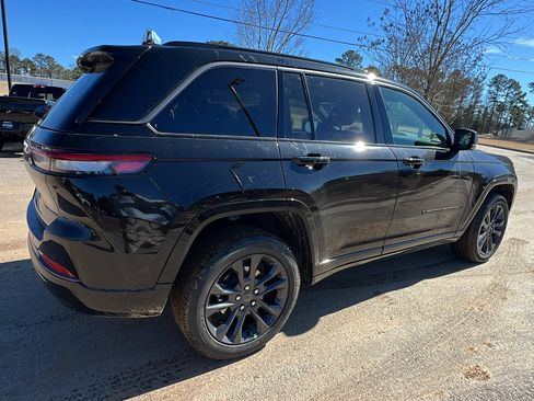 New 2026 Jeep Grand Cherokee Limited Reserve image 8