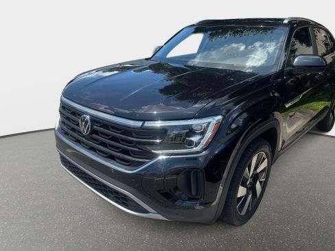 Used 2024 Volkswagen Atlas Cross Sport SE FWD image 33
