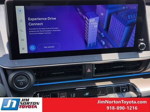 Used 2024 Toyota Prius XLE FWD image 17