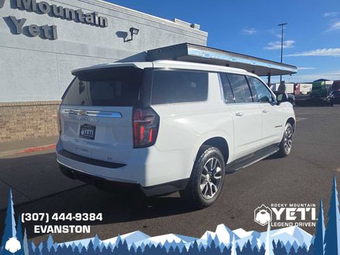 Used 2021 Chevrolet Suburban LT w/ LT Signature Package image 3
