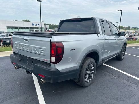 Used 2024 Honda Ridgeline Sport image 9
