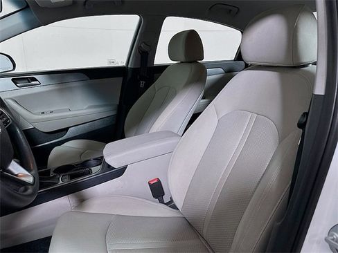 Used 2019 Hyundai Sonata SE image 11