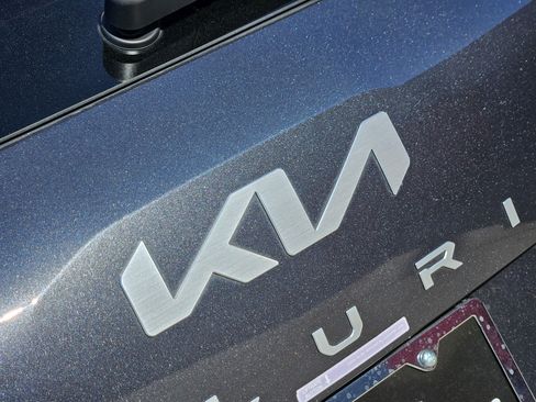 Used 2024 Kia Telluride LX image 8