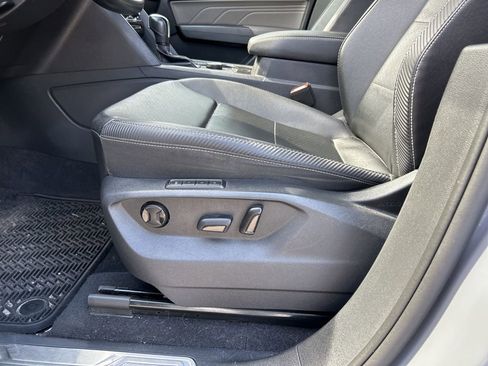 Used 2022 Volkswagen Atlas Cross Sport SEL R-Line image 10