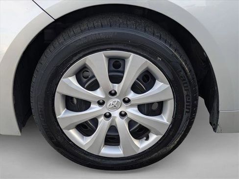 Used 2022 Toyota Corolla LE image 23