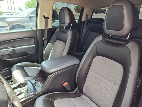 Used 2020 Chevrolet Colorado Z71 RWD image 16