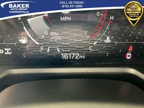 Used 2025 GMC Acadia Elevation image 13