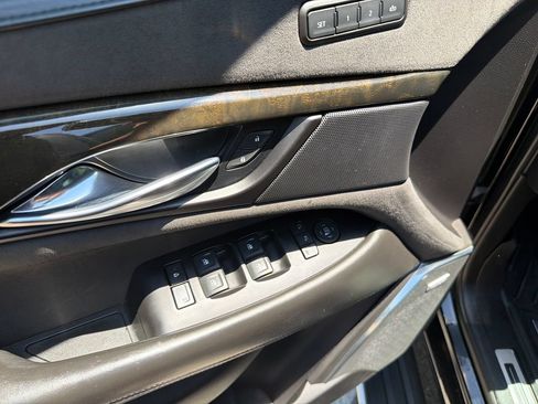Used 2020 Cadillac Escalade Platinum AWD/4WD image 18