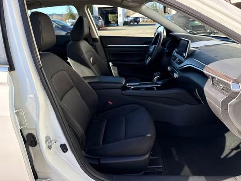 Used 2023 Nissan Altima 2.5 SV image 15