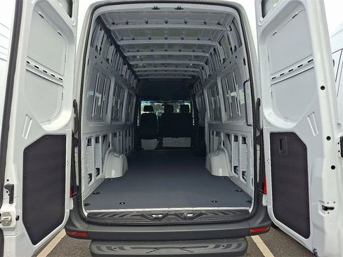 New 2025 Mercedes-Benz Sprinter 2500 image 19