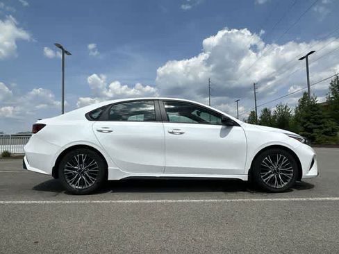 Used 2024 Kia Forte GT-Line w/ GT-Line Premium Package FWD image 3
