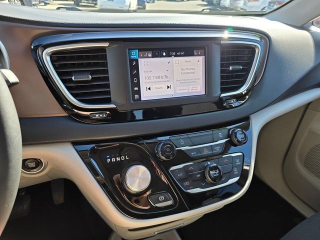 Used 2024 Chrysler Voyager LX FWD image 29