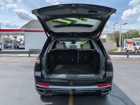 Used 2022 Jeep Grand Cherokee Summit AWD/4WD image 15