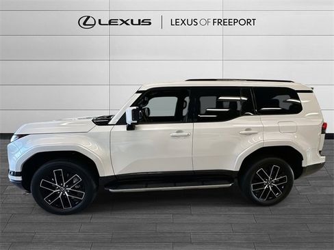 Used 2024 Lexus GX 550 image 6