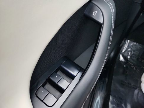 Used 2023 Tesla Model X image 22