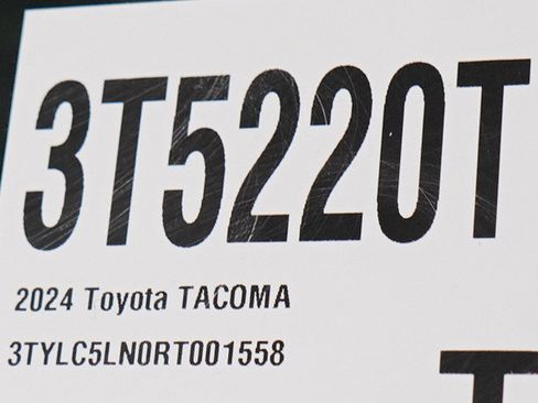 Used 2024 Toyota Tacoma TRD Off-Road AWD/4WD image 32
