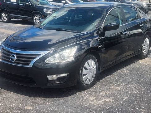 Used 2015 Nissan Altima 2.5 S FWD image 2