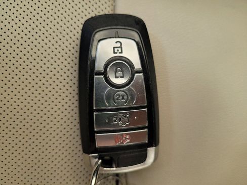 Used 2018 Ford Fusion Titanium AWD/4WD image 27