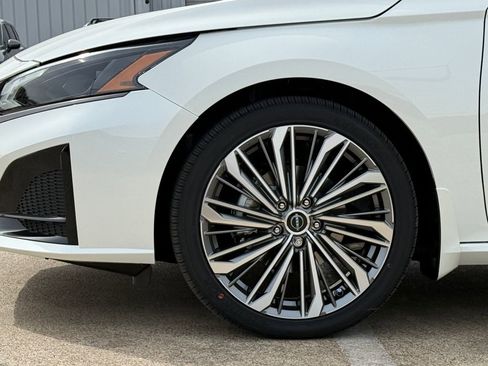 New 2026 Nissan Altima 2.5 SV image 6