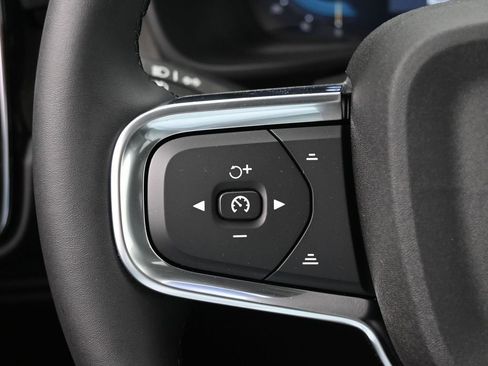 New 2025 Volvo XC40 B5 Core w/ Climate Package AWD/4WD image 11