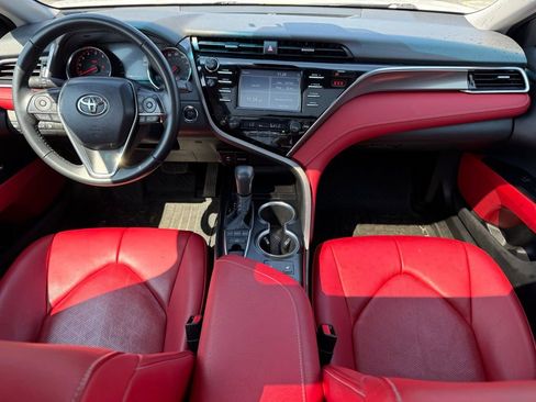 Used 2018 Toyota Camry XSE FWD image 14