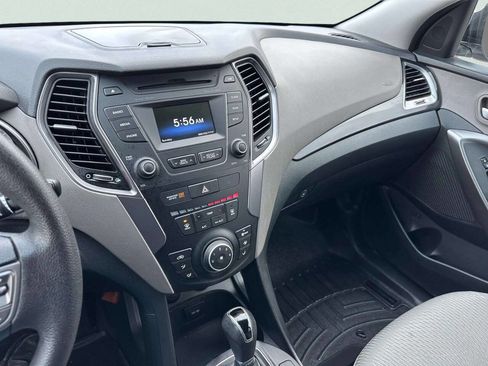 Used 2016 Hyundai Santa Fe SE AWD/4WD image 30
