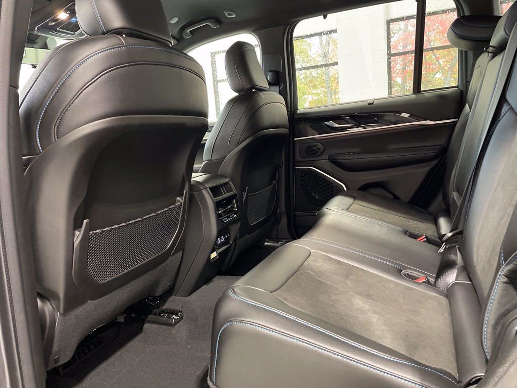 New 2024 Jeep Grand Cherokee Trailhawk w/ Advanced Protech Group II AWD/4WD image 17