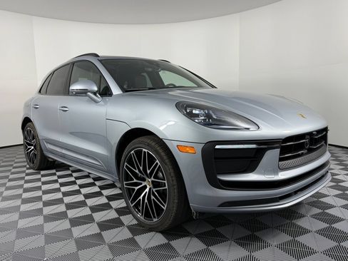 Certified 2026 Porsche Macan AWD/4WD image 7