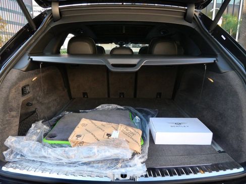 New 2025 Bentley Bentayga image 25