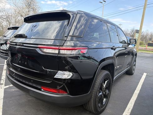 Certified 2022 Jeep Grand Cherokee Altitude AWD/4WD image 7
